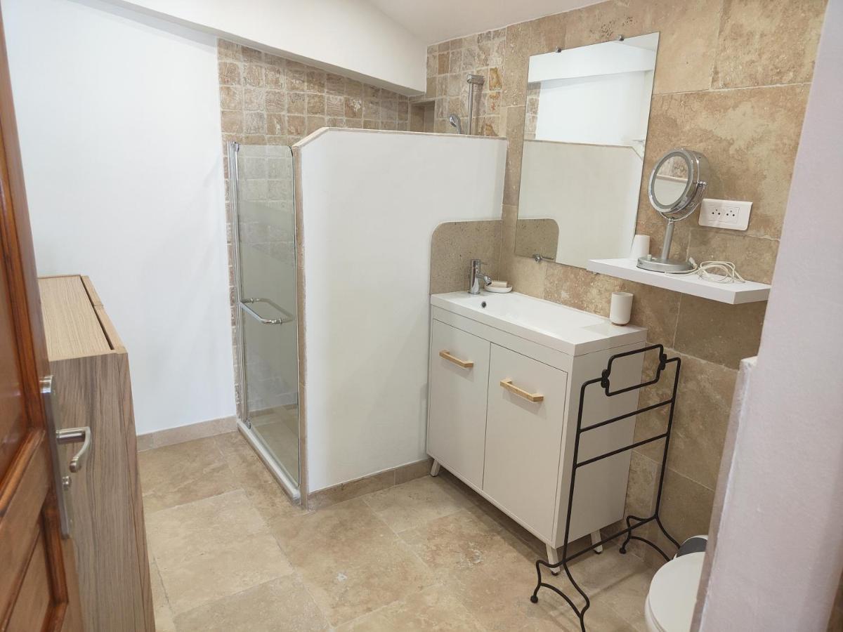 Studio Au Calme Avec Piscine Et Toutes Les Commodites Necessaires Le Thor Exterior photo